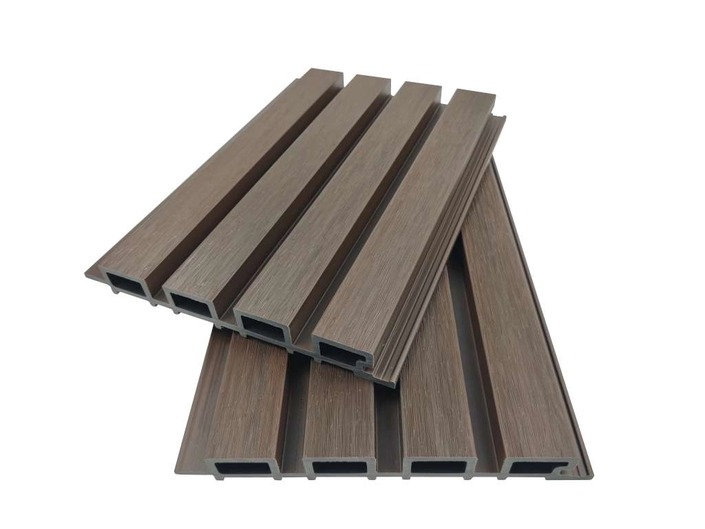 Bardage Composite Simple Face — Walnut — Bardage composite DECNO