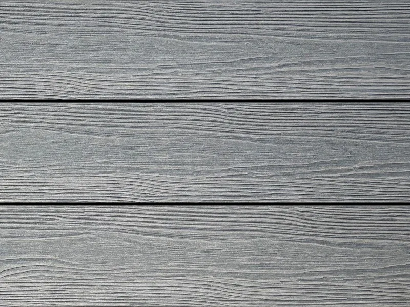 Lame de terrasse composite teinte gris anthracite, surface rainurée